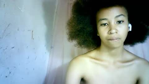 xenna610827 online show from February 18, 2025, 3:54 pm