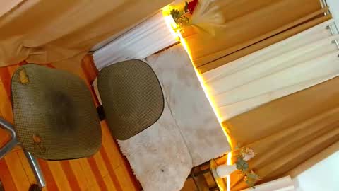 Snapshot of xfantasymistress chatting on December 18, 2025, 5:24 am xfantasymistress online show from December 18, 2025, 5:24 am