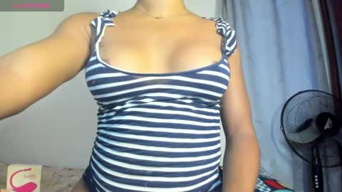 Xia Angel online show from October 17, 2025, 11:02 am