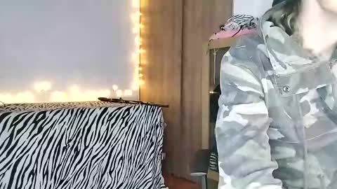 Snapshot of xialexbordeous chatting on January 5, 2025, 9:14 pm Samara online show from January 5, 2025, 9:14 pm