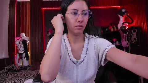 XiaQueen   I M online show from October 20, 2025, 11:43 am