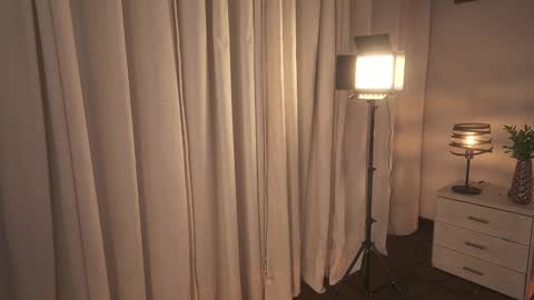 Ximena cortez online show from November 13, 2025, 12:31 am