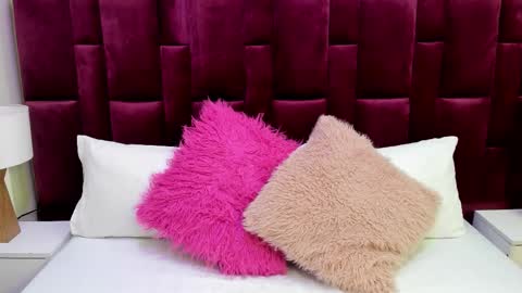 Xime  online show from December 3, 2025, 3:03 am