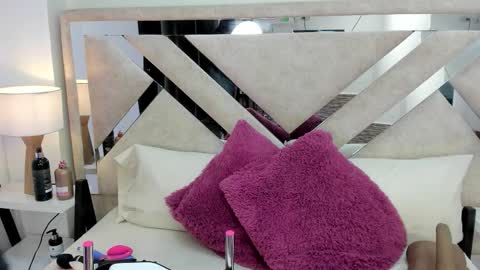 Xime  online show from January 18, 2026, 3:32 am