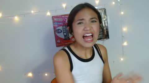 ximenna_bu online show from July 15, 2026, 8:14 pm