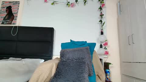 Snapshot of ximtia_xs chatting on March 6, 2025, 4:49 pm ximtia online show from March 6, 2025, 4:49 pm