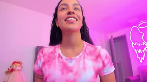 xiomara_cortes online show from December 15, 2025, 8:13 pm