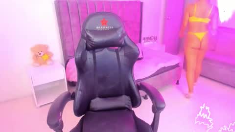 xiomara_cortes online show from January 14, 2026, 7:52 pm