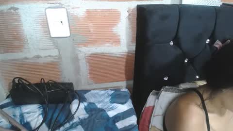 xiomi705825 online show from October 21, 2025, 2:12 am