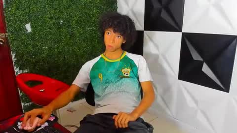 xion_ez online show from October 22, 2025, 8:52 pm