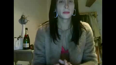 Snapshot of xlecram chatting on October 29, 2025, 8:38 am Wendy online show from October 29, 2025, 8:38 am