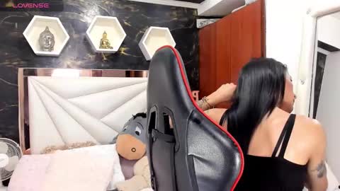 Snapshot of xlmena_slut chatting on December 2, 2024, 5:37 am Ximena online show from December 2, 2024, 5:37 am