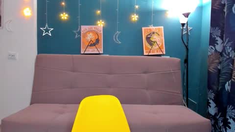 Snapshot of xloe_queen chatting on January 23, 2025, 1:02 pm Chloe online show from January 23, 2025, 1:02 pm
