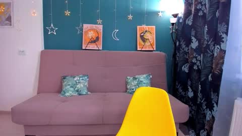 Snapshot of xloe_queen chatting on February 9, 2025, 12:19 pm Chloe online show from February 9, 2025, 12:19 pm