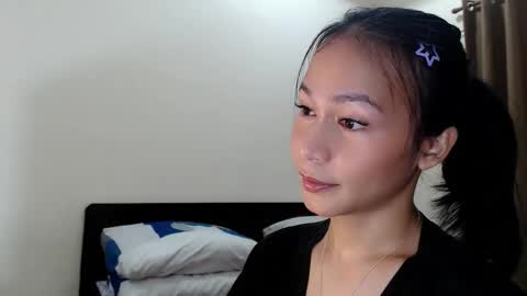 Snapshot of xlovely_destinyx chatting on March 9, 2026, 10:52 am Alice online show from March 9, 2026, 10:52 am
