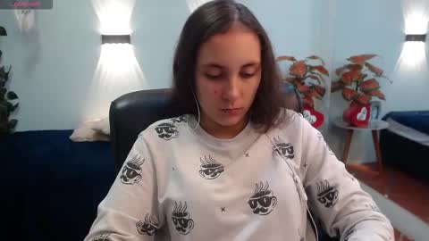 lunna online show from October 18, 2025, 2:29 pm