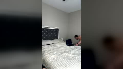 xmckennalynn online show from July 27, 2026, 3:24 am