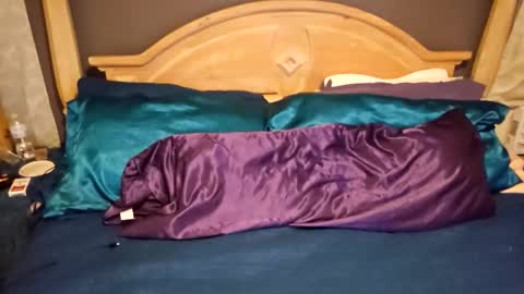 xmombodxdadbodx online show from October 24, 2025, 2:41 am