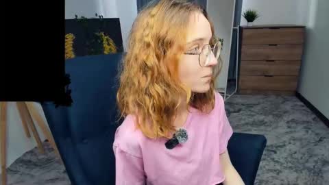 Snapshot of xo_lil_dream chatting on September 21, 2025, 7:32 am Kylie online show from September 21, 2025, 7:32 am