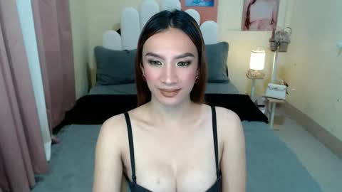 xo_ysabelle online show from October 4, 2025, 11:58 pm