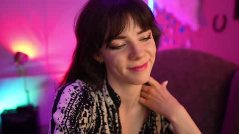 Bella Bondai online show from December 15, 2024, 6:51 am