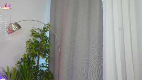 Snapshot of xohanna chatting on October 16, 2025, 6:58 am Milana online show from October 16, 2025, 6:58 am