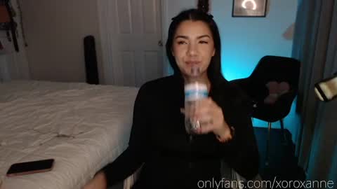 xoroxanne online show from November 25, 2025, 4:12 am