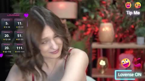 Snapshot of xoxo_molly chatting on October 8, 2025, 7:55 pm xoxo_molly online show from October 8, 2025, 7:55 pm