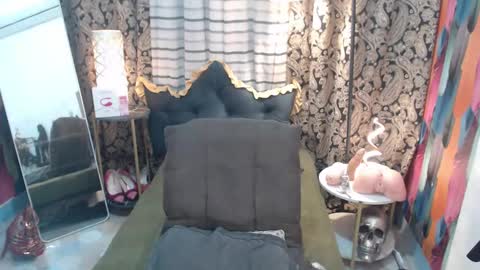 Snapshot of xqueenyasiandomcumx chatting on December 27, 2024, 10:01 am address me as QUEEN NINA A Little Bit of ANGELIC FACE with a Wild Demonic Side online show from December 27, 2024, 10:01 am