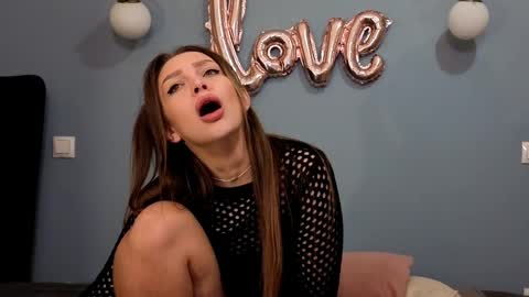 Snapshot of xsexycouples chatting on February 17, 2025, 11:42 pm AnnaMaee online show from February 17, 2025, 11:42 pm