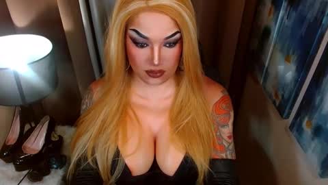 Cattaleya online show from November 25, 2025, 2:22 am