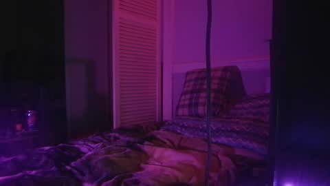 Snapshot of xstay_coldx chatting on February 8, 2025, 7:04 am Johnny online show from February 8, 2025, 7:04 am