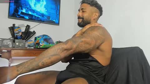 Snapshot of xtipp3r chatting on November 11, 2025, 2:06 pm Stipp3r online show from November 11, 2025, 2:06 pm