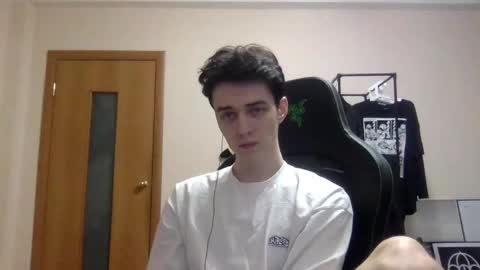 traqqq online show from February 11, 2025, 6:44 pm