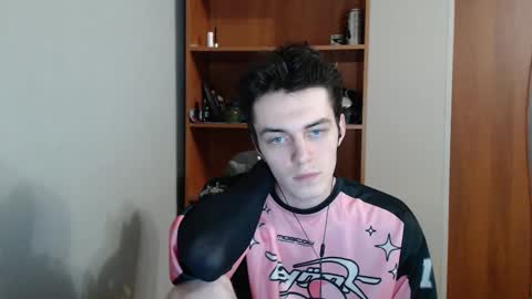 traqqq online show from September 25, 2025, 9:07 pm