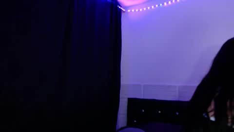 Snapshot of xx_johnson_xx chatting on February 17, 2026, 8:33 am VALE online show from February 17, 2026, 8:33 am