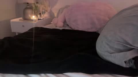 Lily online show from May 16, 2026, 7:45 pm