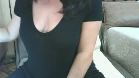 Snapshot of xxalexis chatting on July 11, 2026, 7:27 pm HotMomAlex online show from July 11, 2026, 7:27 pm