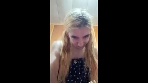 Snapshot of xxjessiebugxx chatting on June 6, 2026, 3:33 am xxjessiebugxx online show from June 6, 2026, 3:33 am