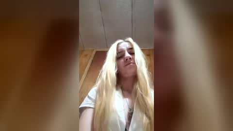 Snapshot of xxjessiebugxx chatting on July 8, 2026, 4:17 am xxjessiebugxx online show from July 8, 2026, 4:17 am