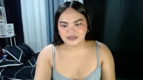 Snapshot of xxkylie_smithxx chatting on November 17, 2025, 12:44 pm Kylie Smith online show from November 17, 2025, 12:44 pm