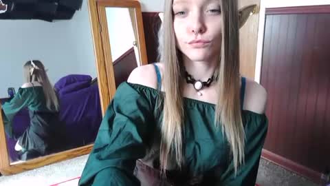 Snapshot of xxloveanastasia chatting on February 25, 2025, 6:42 pm LoveAnastasia online show from February 25, 2025, 6:42 pm