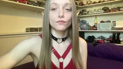 Snapshot of xxloveanastasia chatting on October 6, 2025, 5:32 pm LoveAnastasia online show from October 6, 2025, 5:32 pm