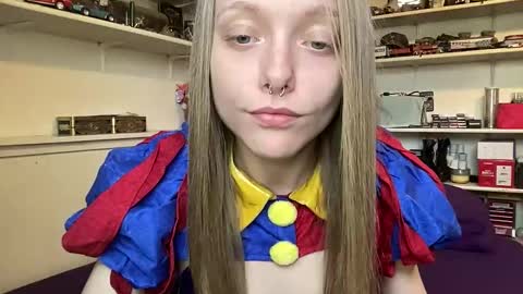 Snapshot of xxloveanastasia chatting on October 16, 2025, 5:25 pm LoveAnastasia online show from October 16, 2025, 5:25 pm