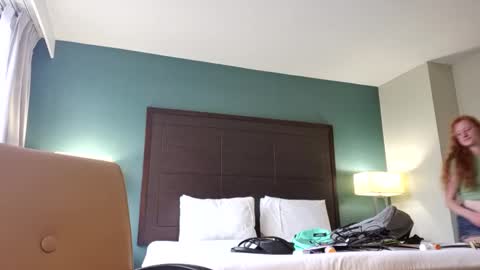 Snapshot of xxmariebliss chatting on September 14, 2025, 10:42 pm xxmariebliss online show from September 14, 2025, 10:42 pm