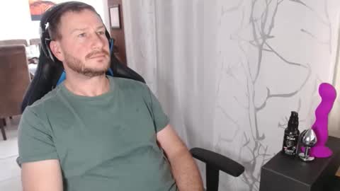 Snapshot of xxmettexx chatting on January 5, 2025, 12:42 pm xxmettexx online show from January 5, 2025, 12:42 pm