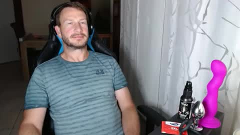 Snapshot of xxmettexx chatting on September 14, 2025, 8:52 pm xxmettexx online show from September 14, 2025, 8:52 pm