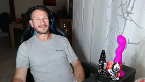 Snapshot of xxmettexx chatting on September 26, 2025, 10:25 pm xxmettexx online show from September 26, 2025, 10:25 pm