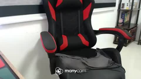  Kaycee  online show from December 14, 2025, 1:49 pm