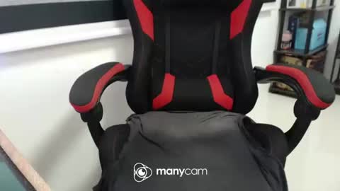  Kaycee  online show from December 19, 2025, 10:33 am